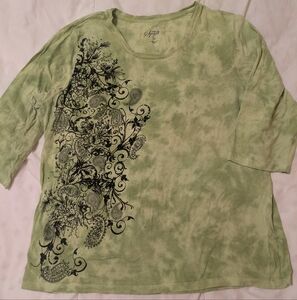 Green Graphic Women's Tee